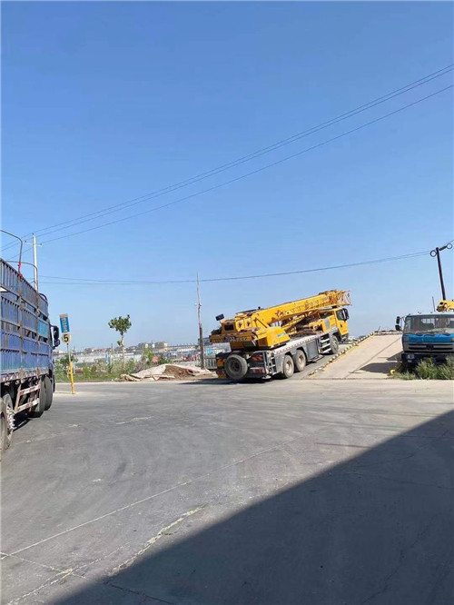 平桂区25吨吊车的租赁价格大概是多少？